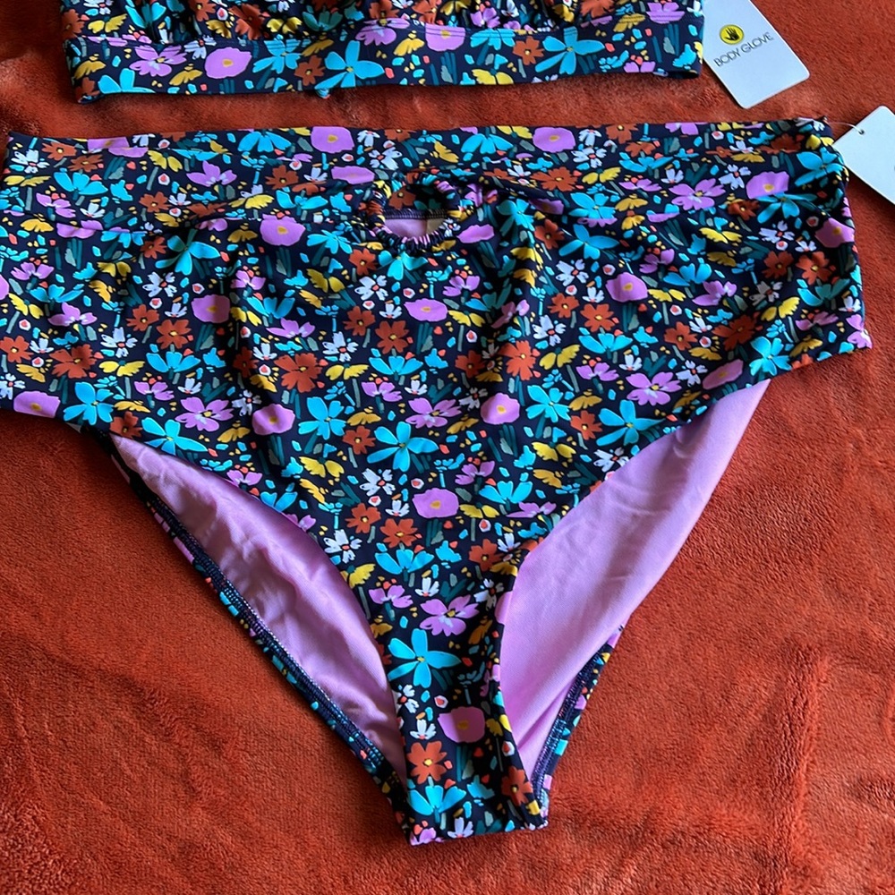Body Glove, Women’s Size 3X Woodstock Floral 2 Piece Bikini - Picture 3 of 10